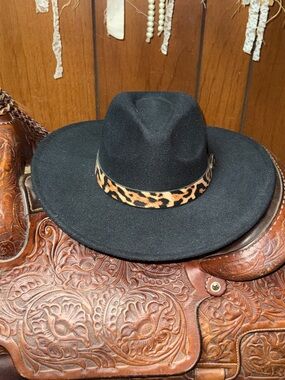 Black Felt Western Hat with Leopard Band